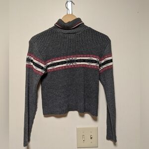 Gray and Red Turtle Neck Sweater with Ribbed Texture L Crop